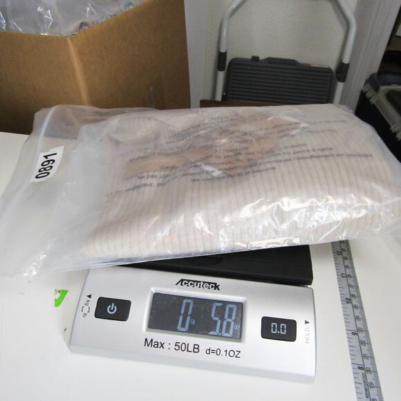 Reformation Top XL Farrah Cashmere Turtleneck Tank Sweater Cream Beige NWT New - Picture 13 of 13